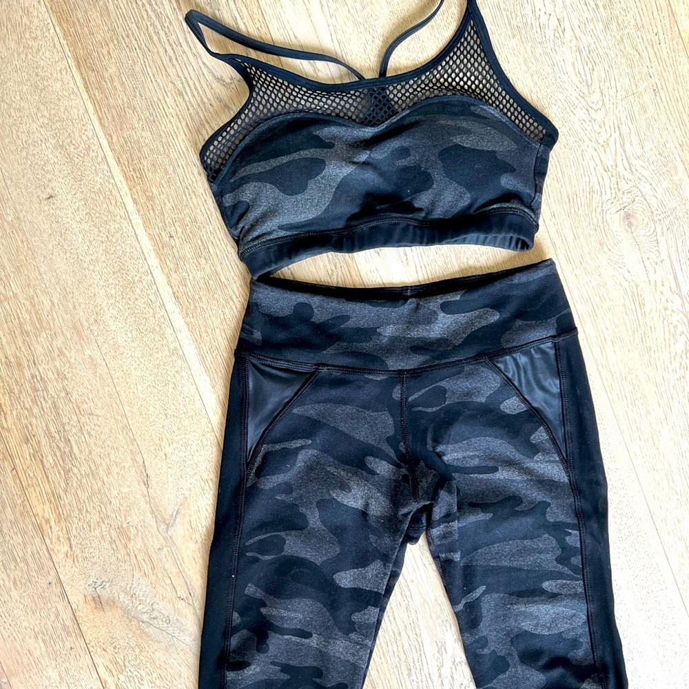 Super cute matching workout set 🖤